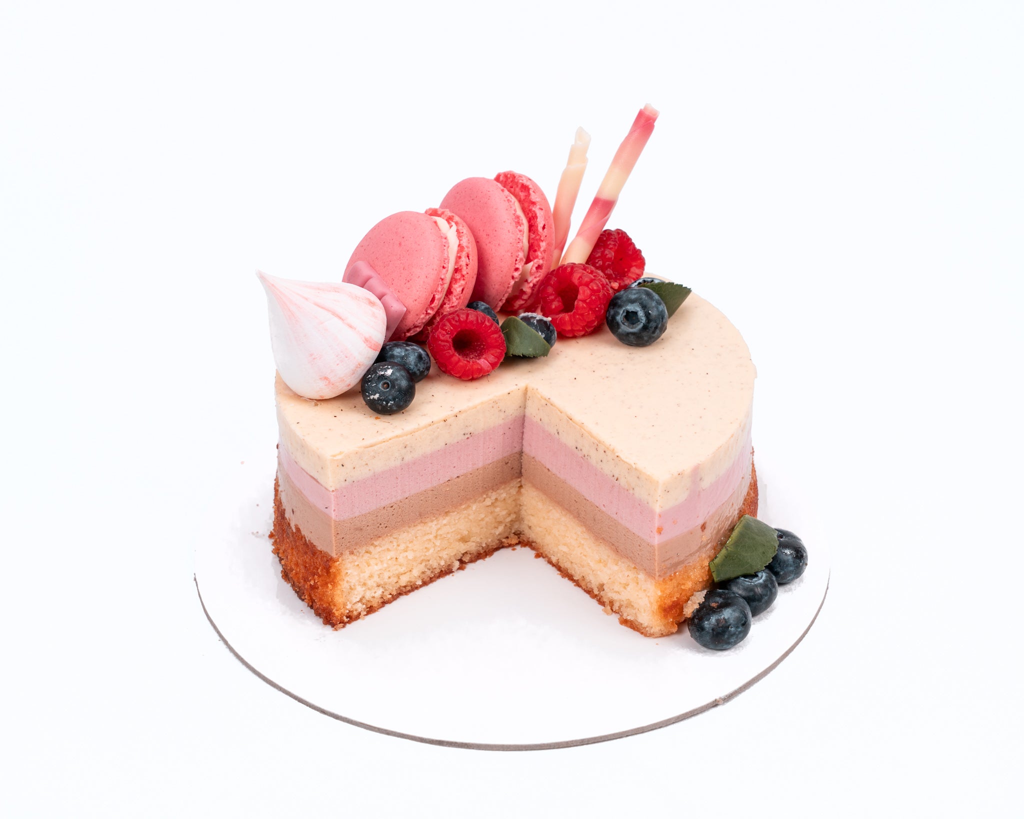 Tort fresh cu trei tipuri de mousse