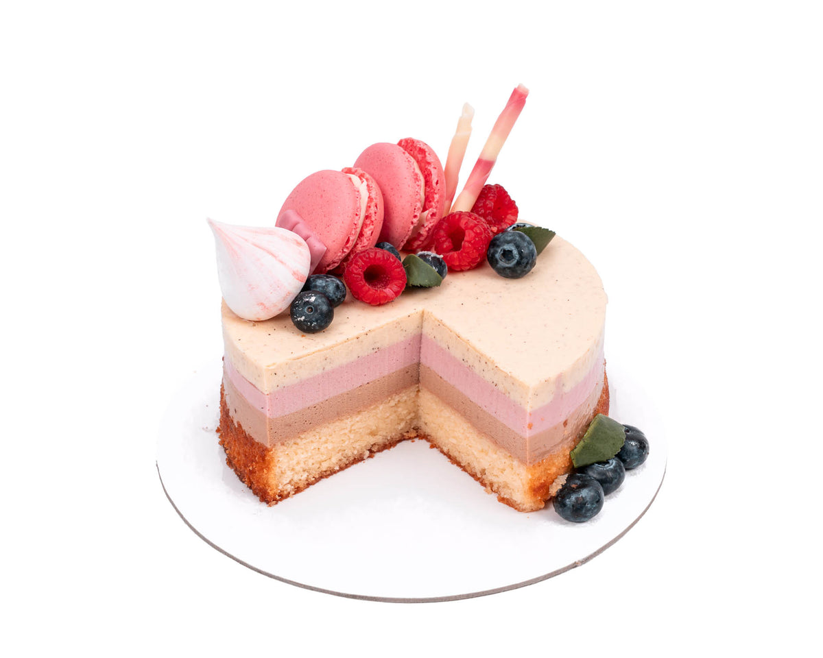 Tort fresh cu trei tipuri de mousse